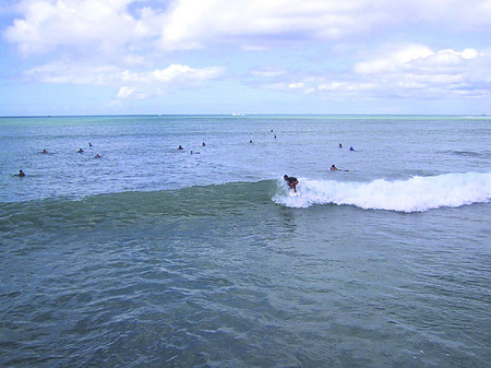 Surfen an der Küste Fotos